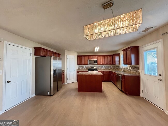 Building Photo - 2751 Spence Ct NE