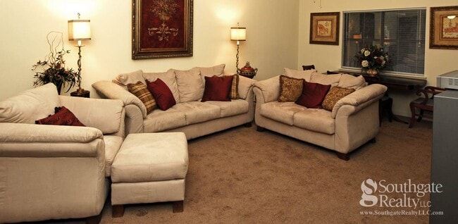 Building Photo - Woodshire Duplexes & Townhomes