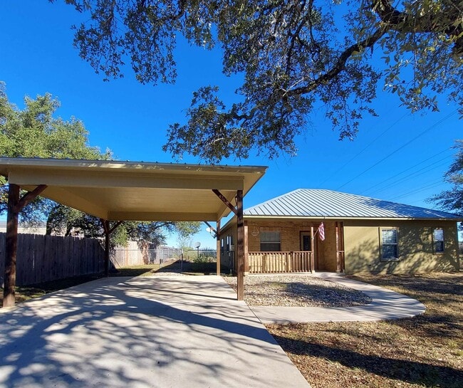 Primary Photo - 300 Knights Row