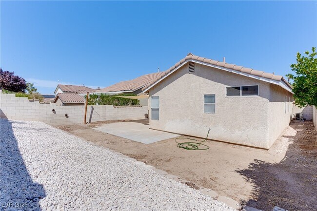 Building Photo - 52 Tanglewood Dr