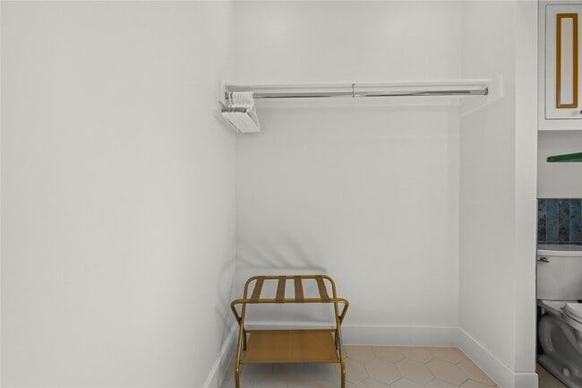 Building Photo - 808 Sul Ross St