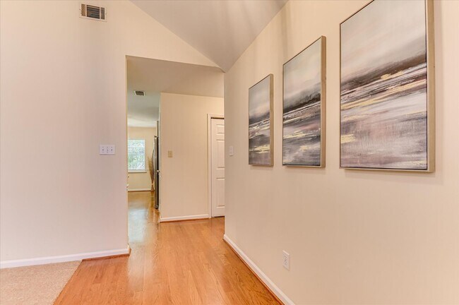 Building Photo - 4655 Wellington Ct