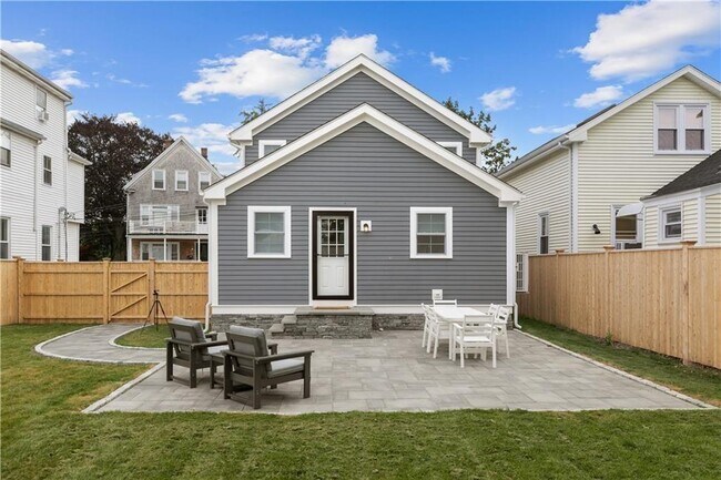 Building Photo - 34 E Bowery St