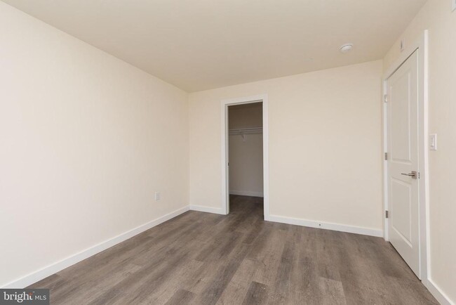 Building Photo - 1500 N Randolph St