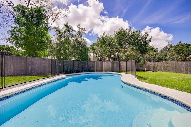 Building Photo - 9026 Lockleven Loop