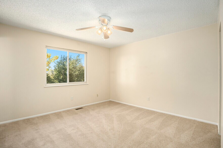 Building Photo - 7030 Metropolitan St