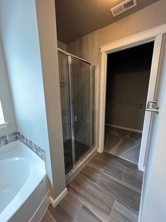 Building Photo - Quiet Luxury in a Forested Cul de Sac with...