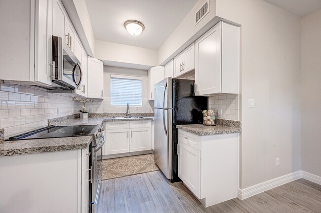 Beautiful Gourmet Kitchen! - 72 Burress St