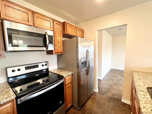 Building Photo - 100 Sandstone Dr