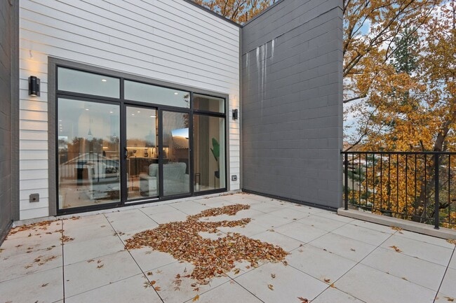 Building Photo - 4119 N Ashland Ave