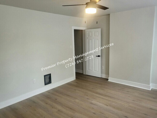 Building Photo - 1508 5th Ave
