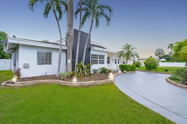 Building Photo - 19720 NE 26th Ave