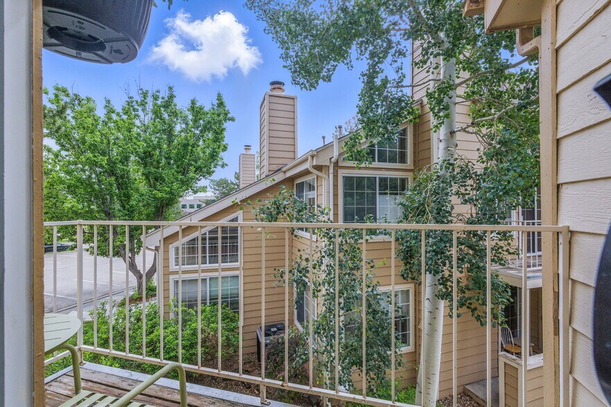 Building Photo - 6076 Gunbarrel Ave