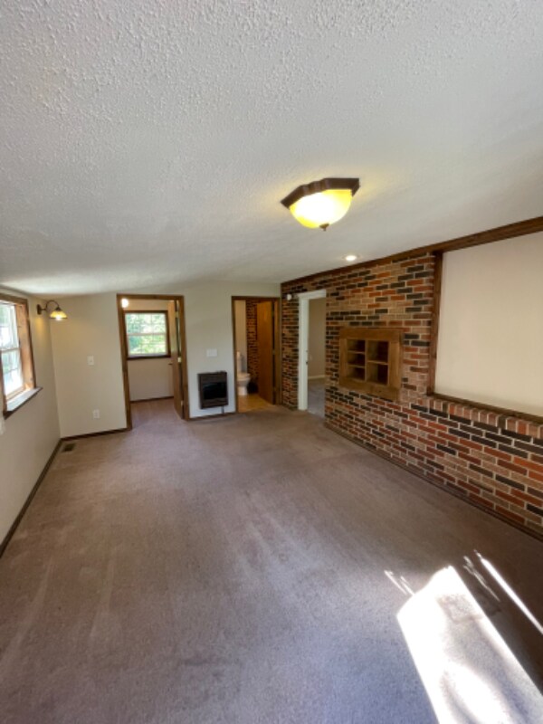 Building Photo - 106 Herbison Ln