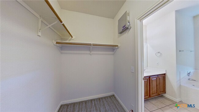 Building Photo - 124 Hyltin St