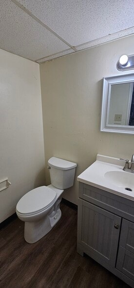 Building Photo - 824 N 70th St