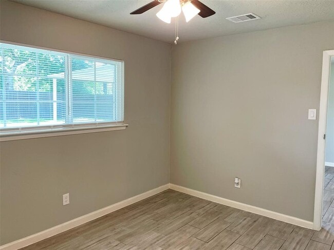 Building Photo - 3242 Dalmatian Dr