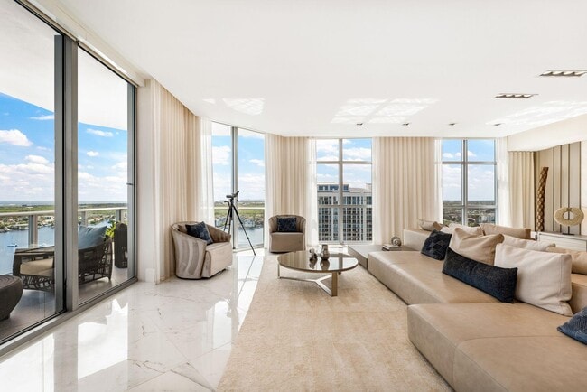 Building Photo - 17301 Biscayne Blvd