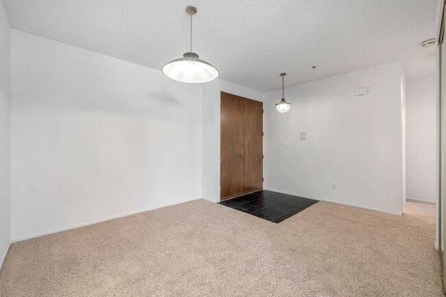 Building Photo - 1515 Floribunda Ave