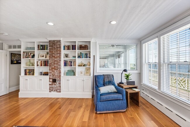 Building Photo - 15 Sheldon Rd