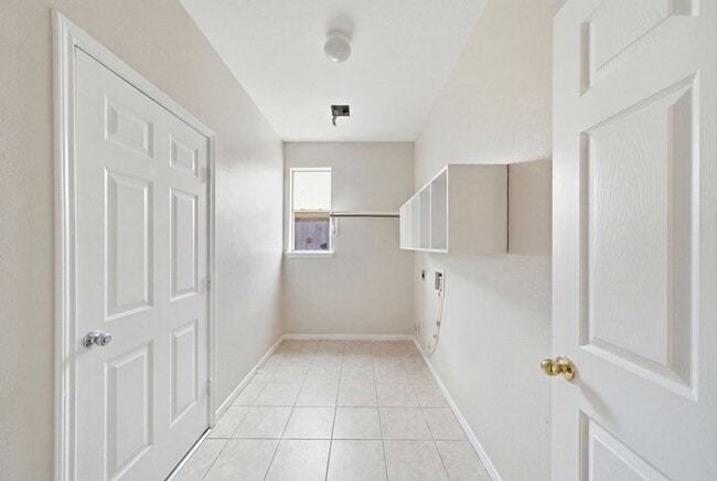Building Photo - 14715 Plains River Dr