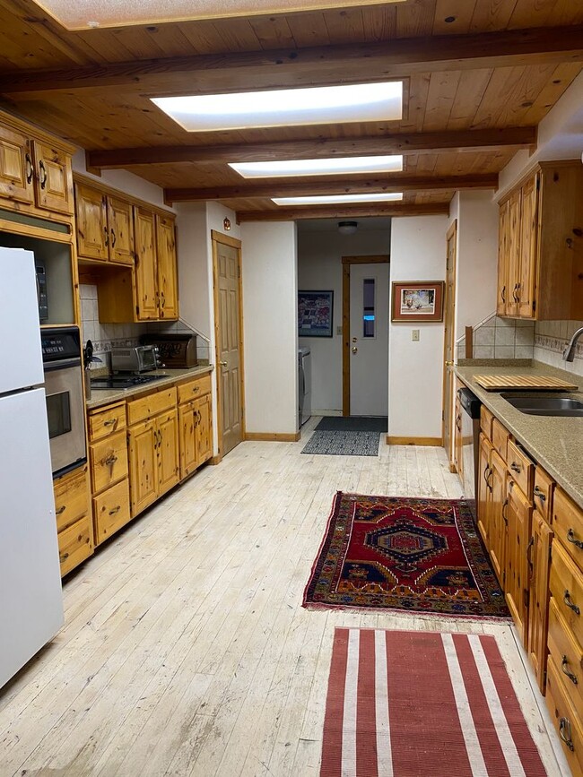 Building Photo - 578 W 5500 S