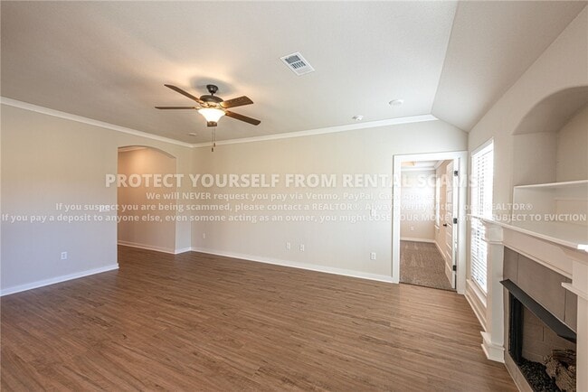 Building Photo - 4491 W Newton Ave