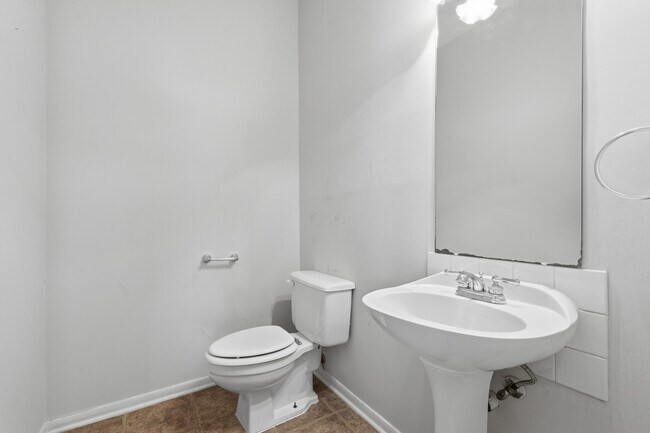 Building Photo - 16322 Battlecreek Dr