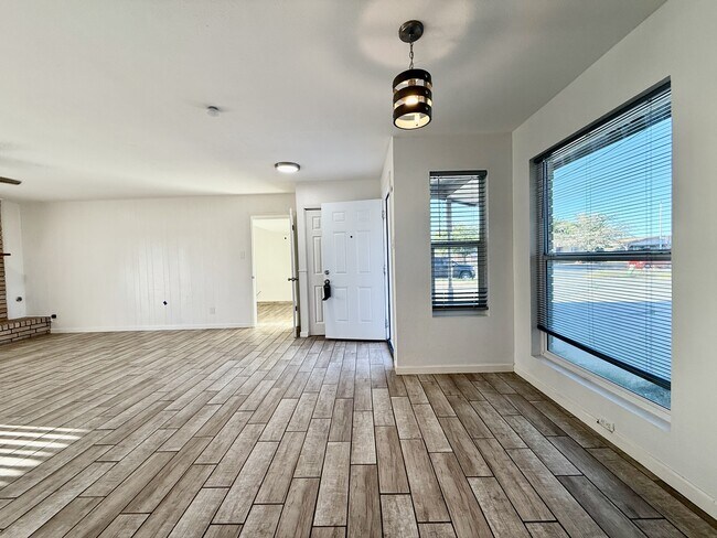 Building Photo - 10833 Cardigan Dr