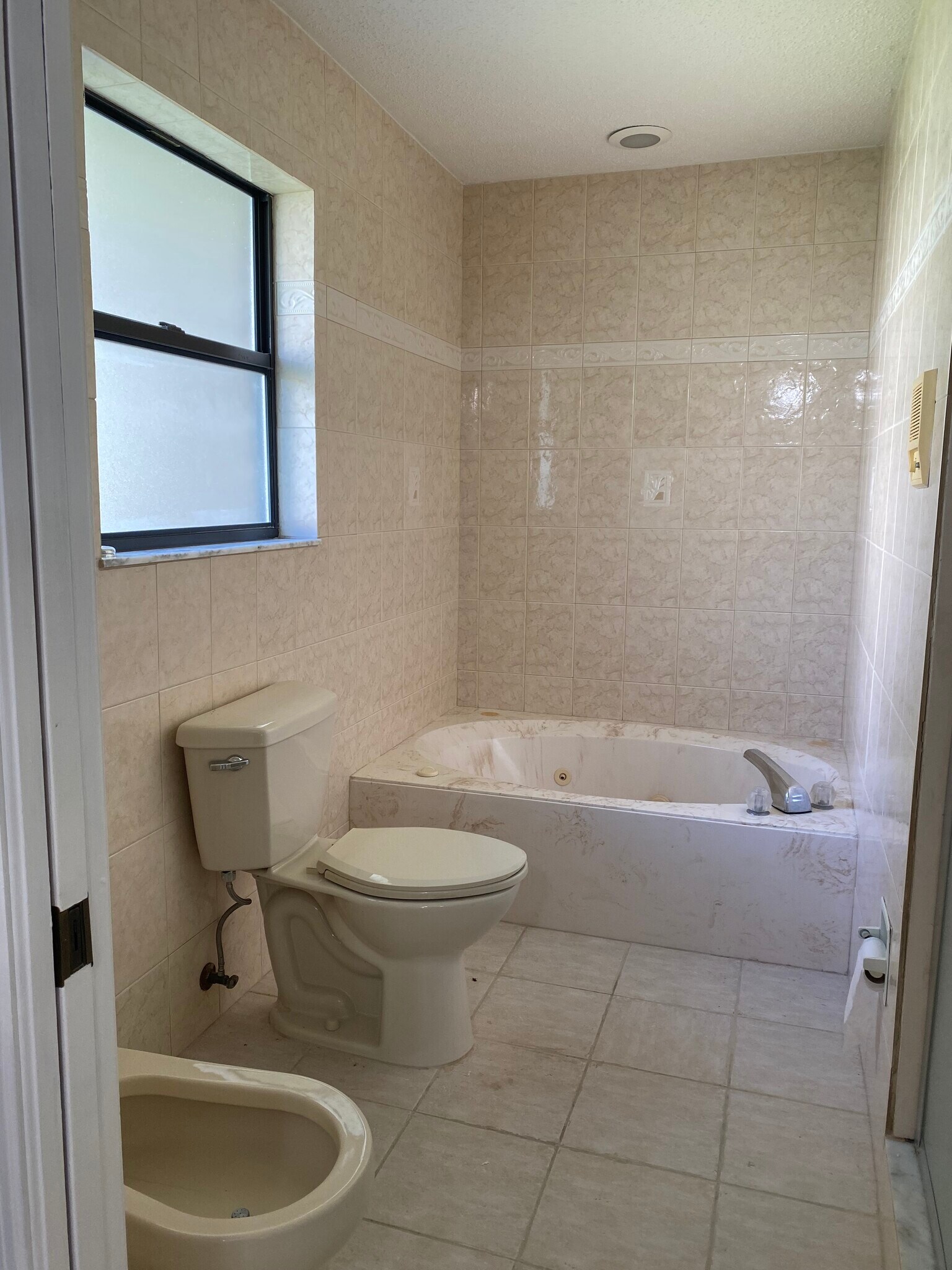 masterbath - 16 Lake Vista Way