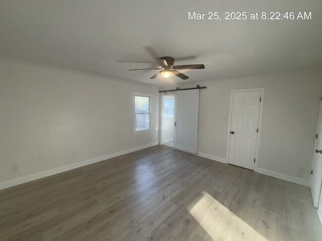 Building Photo - 3806 Airedale Ct