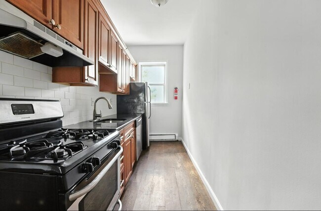 Building Photo - 136A Clendenny Ave