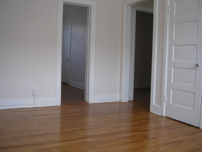 Building Photo - 1008 Brandon Ave