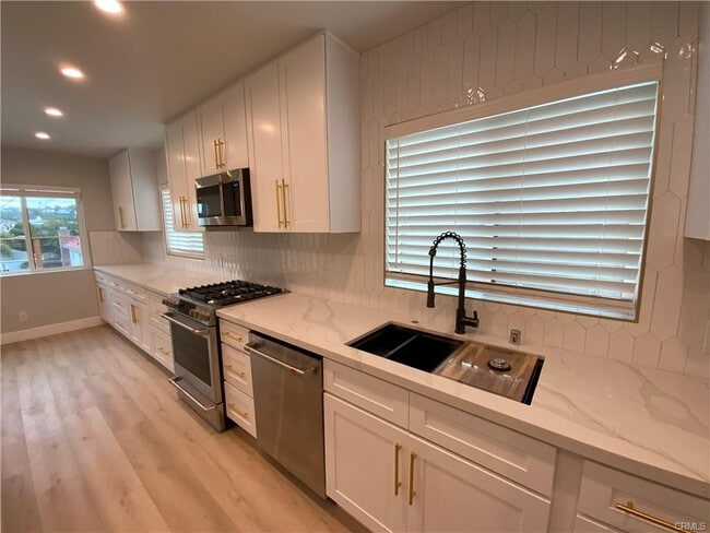 Building Photo - 5608 Palos Verdes Blvd