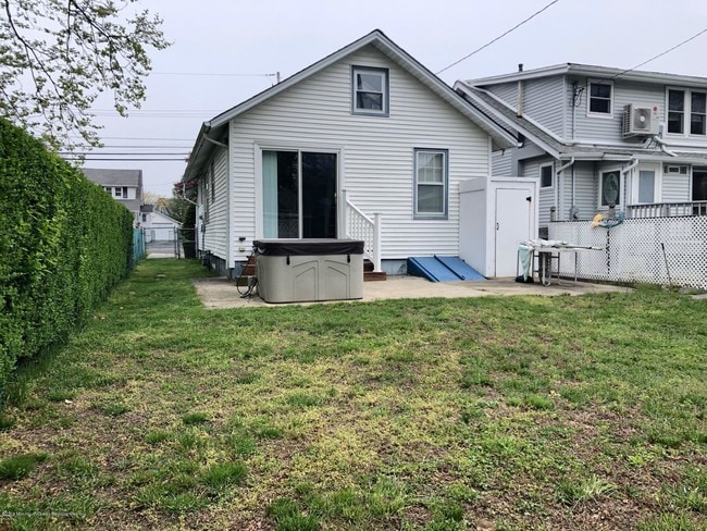 Building Photo - 307 18th Ave