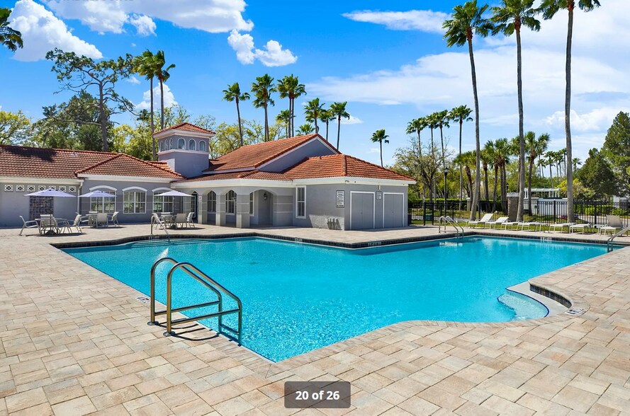 Building Photo - 18001 Richmond Pl Dr