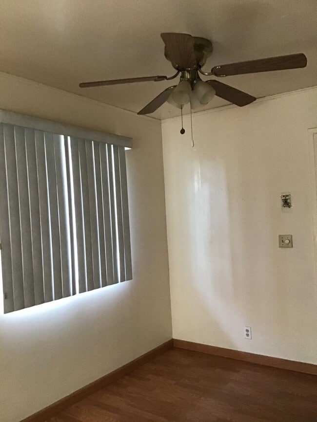 Building Photo - Nice 2-Bedroom Home
