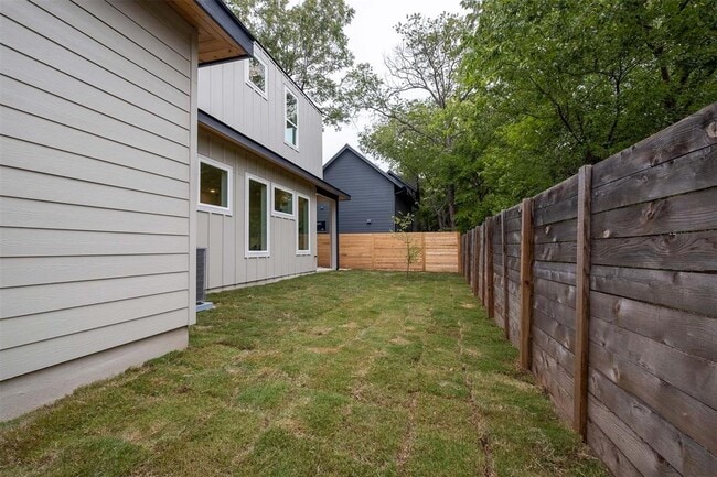 Building Photo - 4513 S 3rd St