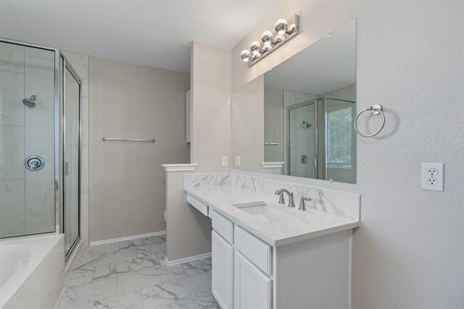 Building Photo - 403 Lakemont Dr