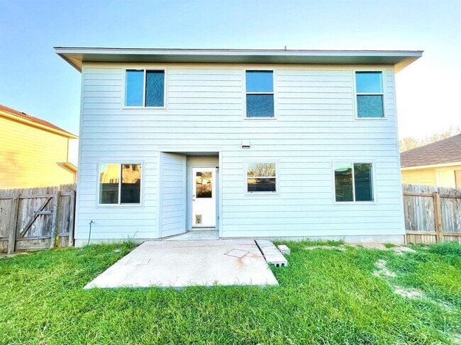 Building Photo - 335 Avalanche Ave
