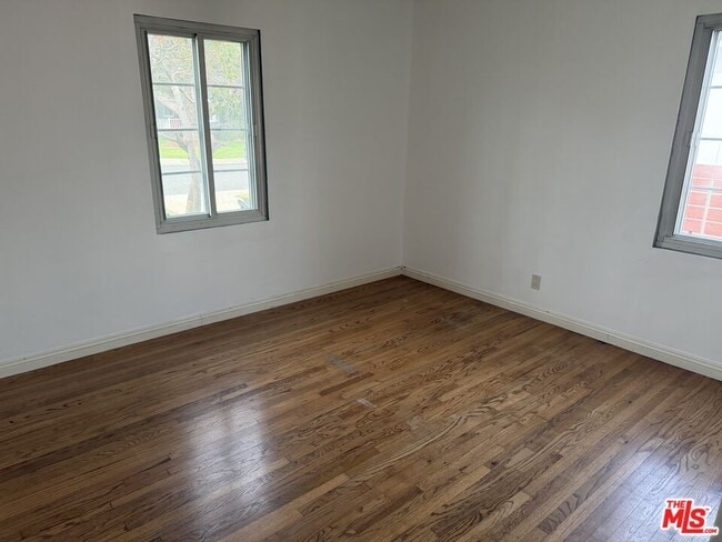 Building Photo - 6434 W 87th St