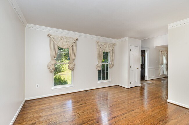 Building Photo - WATERFRONT RENTAL PROPERTY