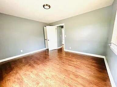 Building Photo - Welcome to this beautiful single-family home in South Euclid, OH.