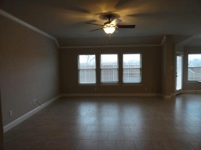 Building Photo - 309 Peachtree Ln