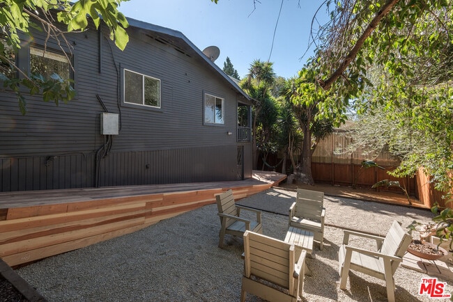 Building Photo - 4013 Sunset Dr