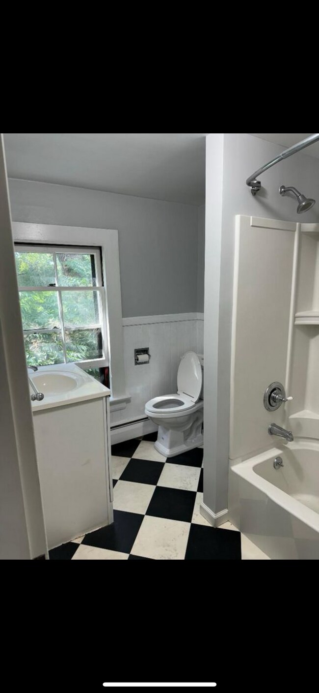 Bathroom - 825 Prospect Ave