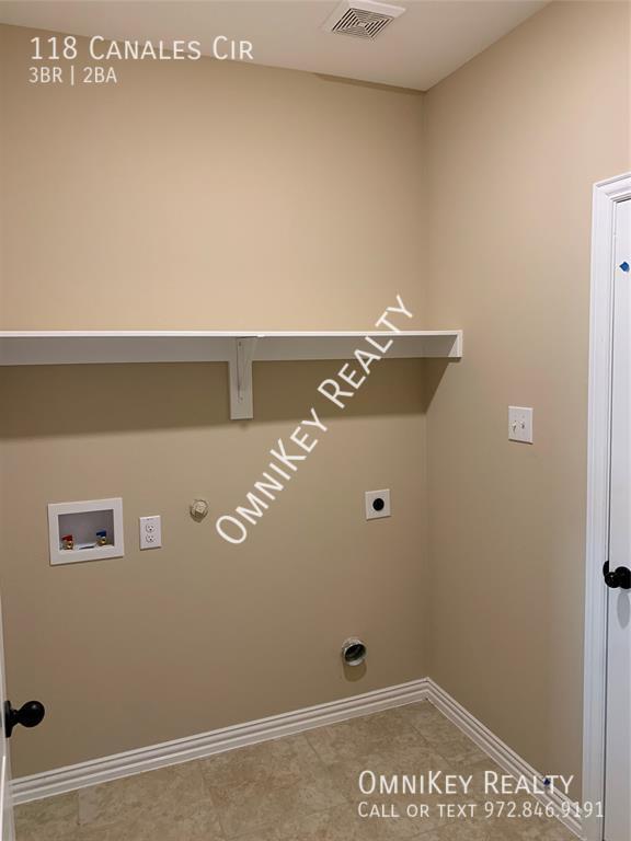 Building Photo - 118 Canales Cir