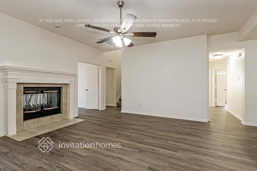 Building Photo - 15726 Stiller Park Dr