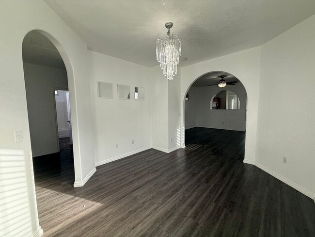 Building Photo - Updated 3-Bedroom Home in Woods Cross!