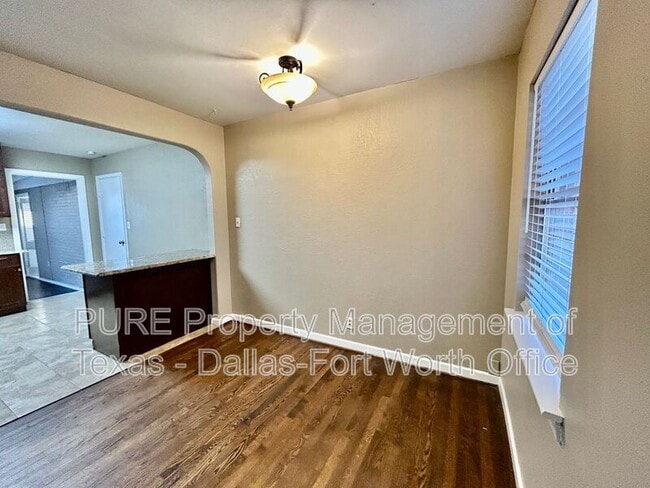 Building Photo - 1607 Briarwood Blvd